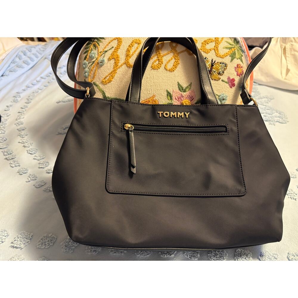 Tommy Hilfiger Black Pocketbook